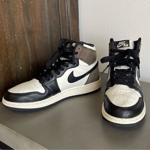 Air Jordan 1 Retro High OG 'Dark Mocha’